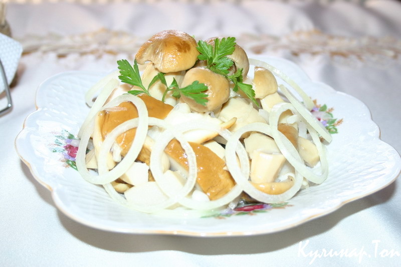 Салат из белых грибов