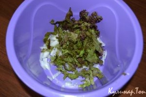 Салат с яйцом, тунцом и огурцом