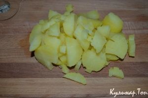 Салат с яйцом, тунцом и огурцом