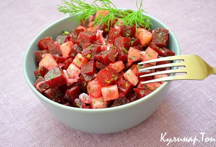 Салат со свеклой и зеленым яблоком