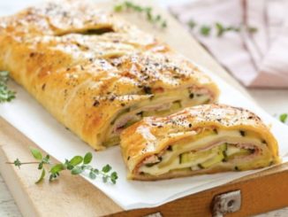 Слоеный пирог с кабачками, ветчиной и сыром
