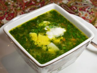 Суп со шпинатом на мясном бульоне