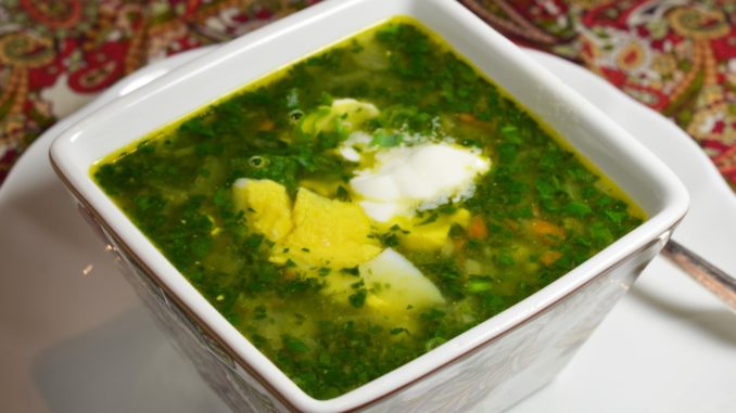 Суп со шпинатом на мясном бульоне Суп со шпинатом на мясном бульоне