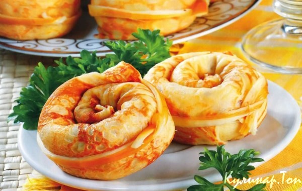 Блинные улитки с копченой рыбой Блинные улитки с копченой рыбой