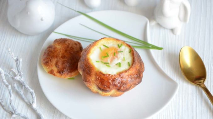 Булочка с паштетом и яйцом Булочка с паштетом и яйцом
