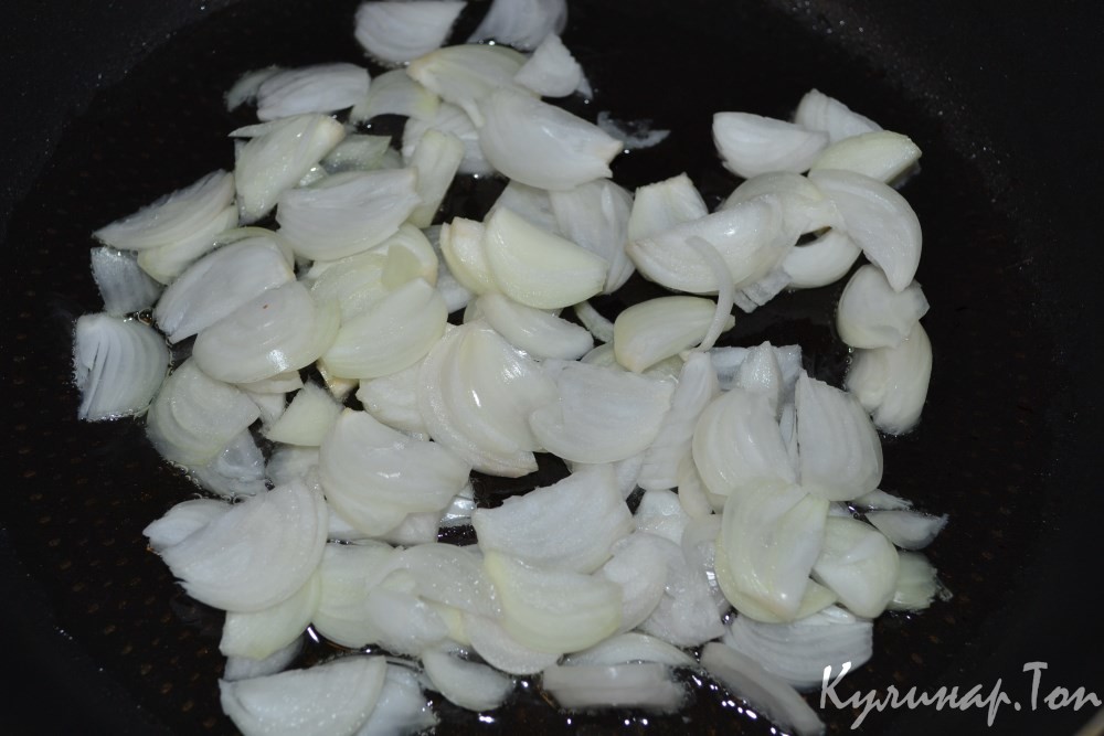 Пицца с грибами и кальмаром