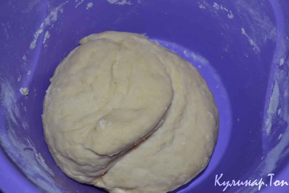 Пицца с грибами и кальмаром