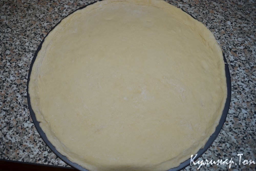 Пицца с грибами и кальмаром