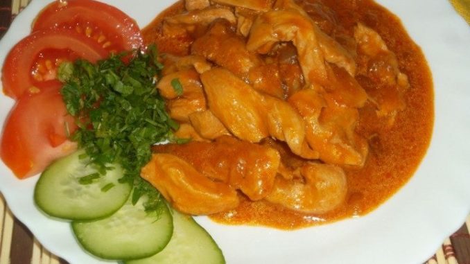 Гуляш из куриного филе Гуляш из куриного филе