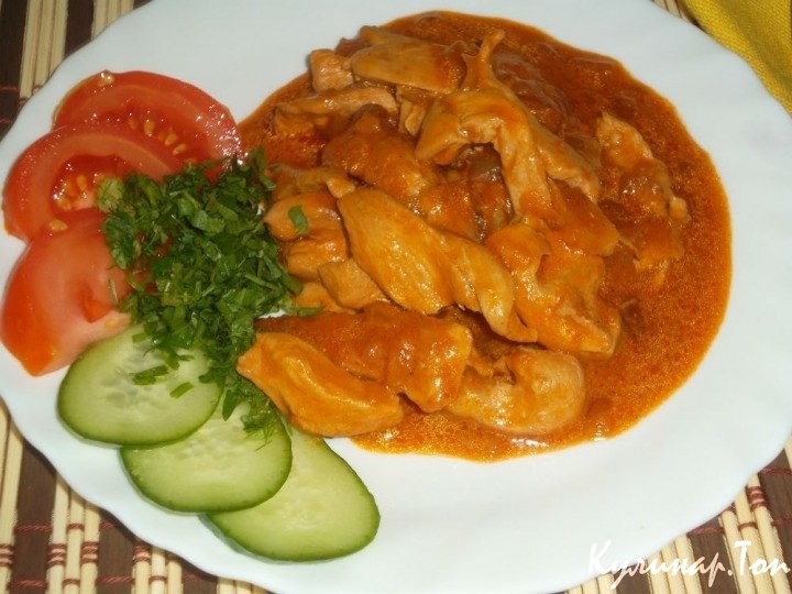 Гуляш из куриного филе
