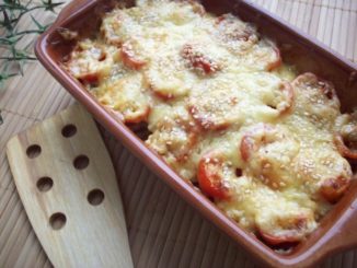 Кабачки, запеченные с шампиньонами и помидорами под сыром
