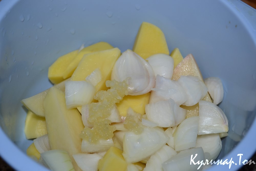 Картофель, запеченный с сосисками