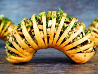 Картофельный гарнир «Гармошка с грибами»