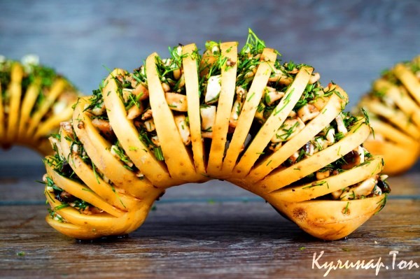 Картофельный гарнир «Гармошка с грибами»