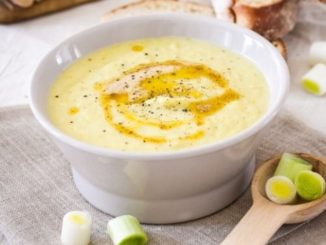 Картофельный суп с луком-пореем
