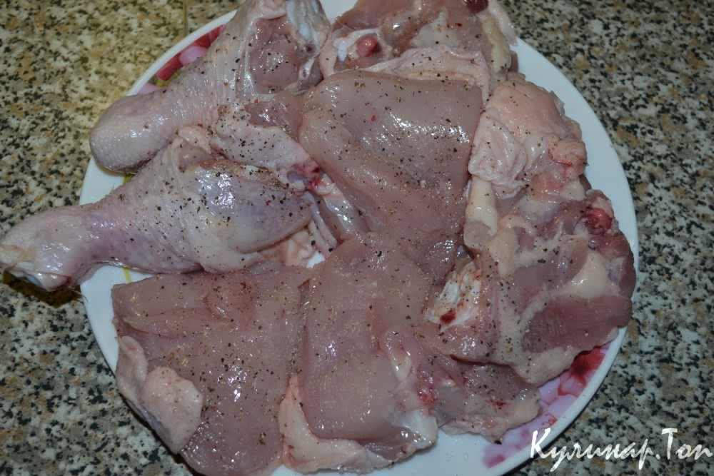 Курица под виноградом