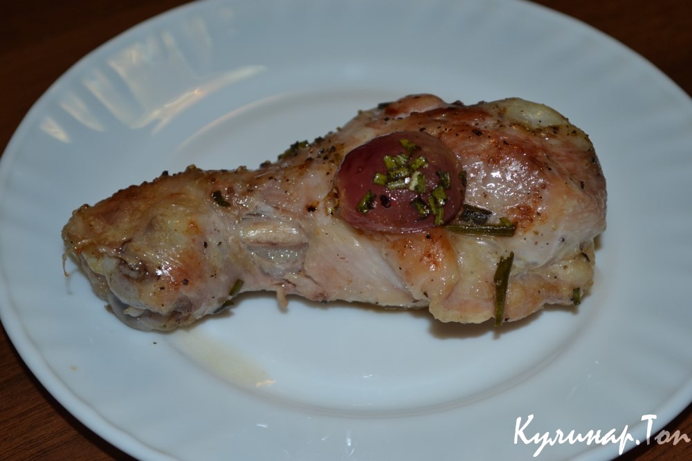 Курица под виноградом