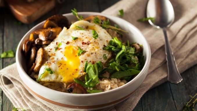 Овсяная каша с грибами и яйцом Овсяная каша с грибами и яйцом