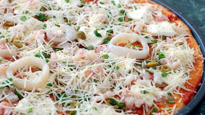 Пицца с кальмарами и грибами Пицца с кальмарами и грибами