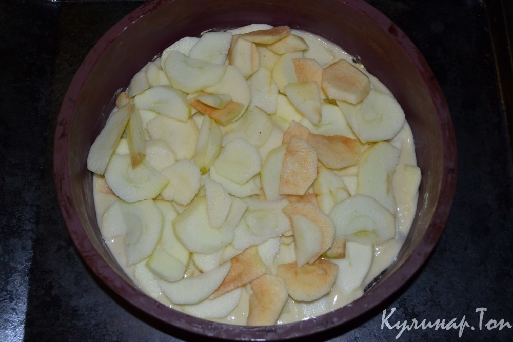Шарлотка на кефире