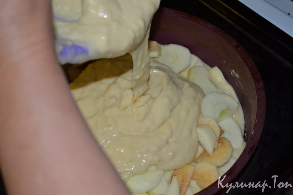 Шарлотка на кефире