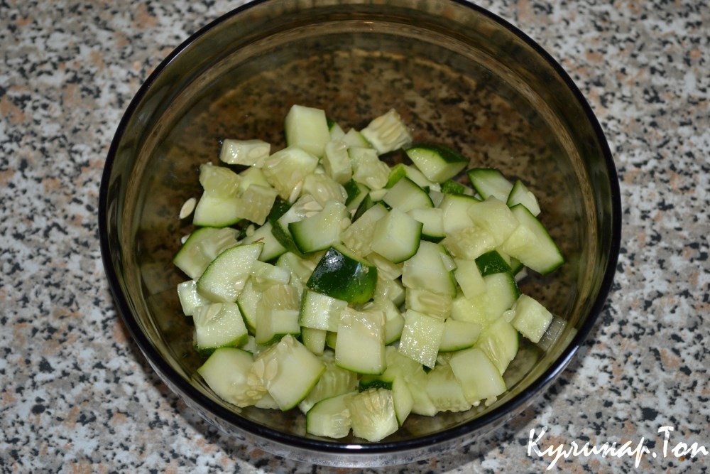 Салат с тунцом и моцареллой
