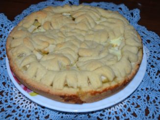 Яблочный пирог из песочного теста