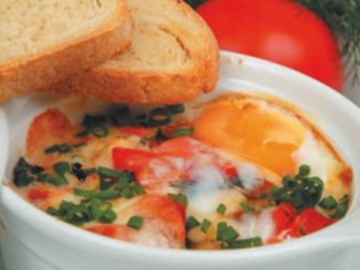 Яйца с сыром моцарелла