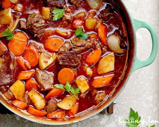 Жаркое из двух видов мяса с овощами