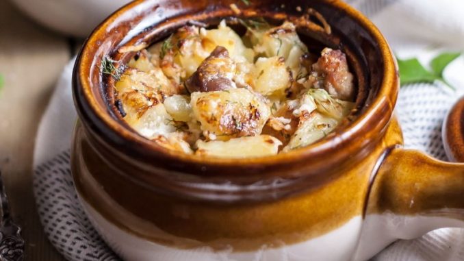 Жаркое из курицы в горшочках Жаркое из курицы в горшочках
