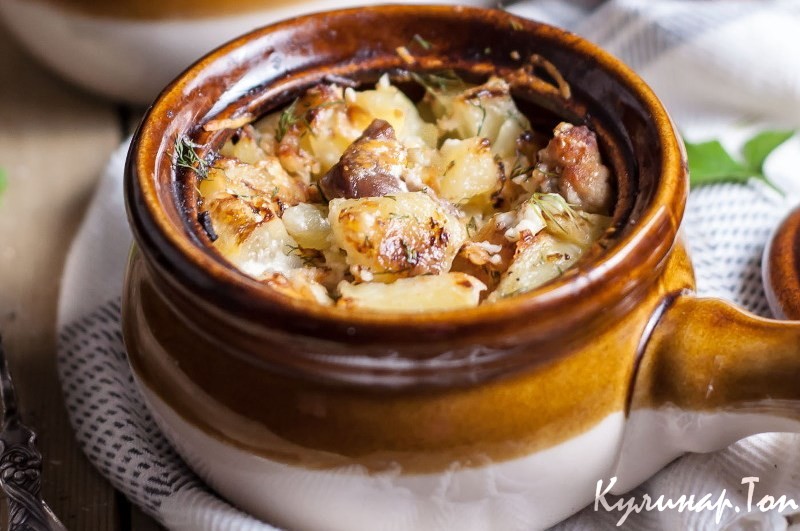 Жаркое из курицы в горшочках