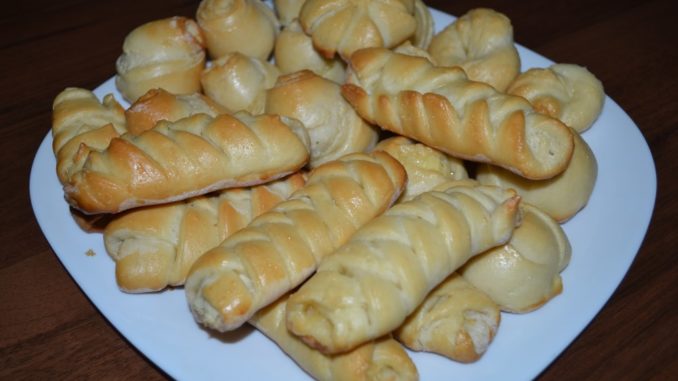 Булочки с сыром-10 Булочки из дрожжевого теста с сыром