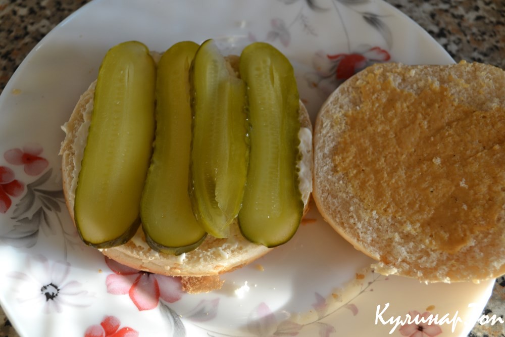 Гамбургер с куриной котлетой