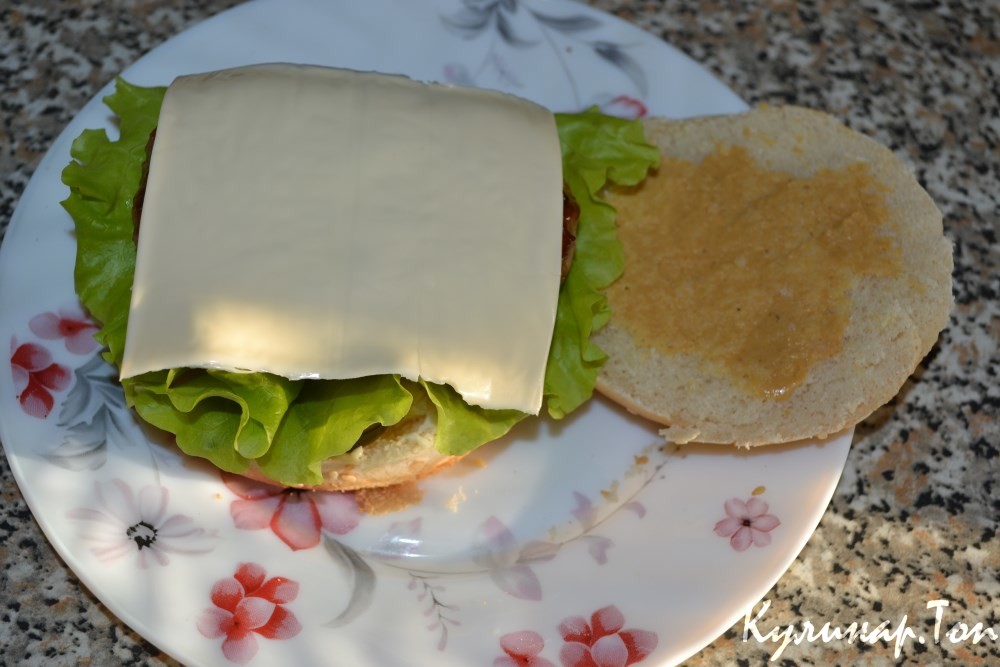Гамбургер с куриной котлетой
