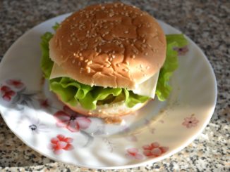 Гамбургер с куриной котлетой