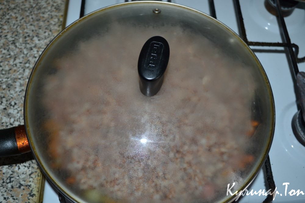 Гречка по-купечески с тушенкой