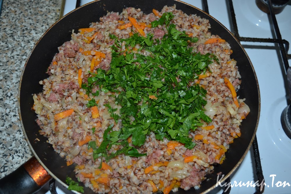 Гречка по-купечески с тушенкой