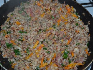 Гречка по-купечески с тушенкой