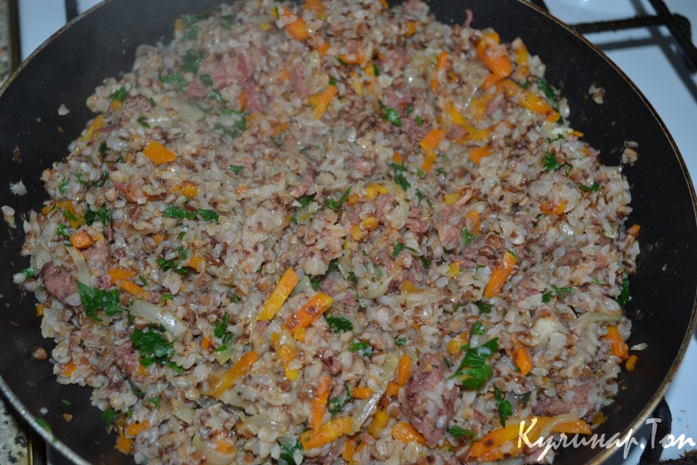 Гречка по-купечески с тушенкой