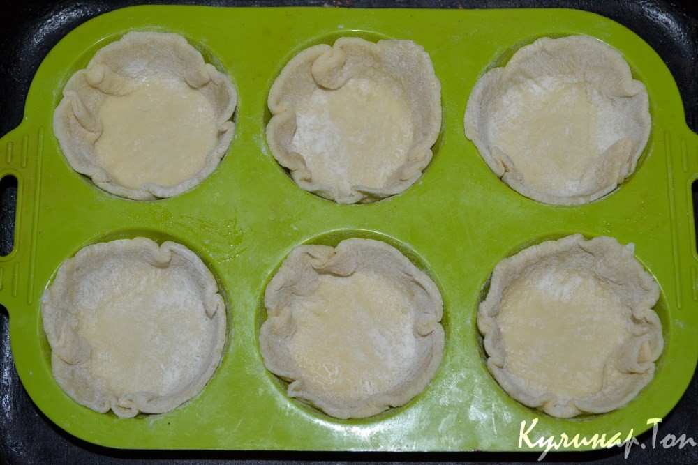 Корзинки с сосисками
