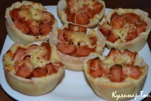 Корзинки с сосисками