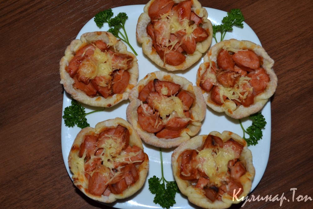 Корзинки с сосисками