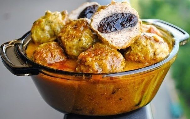 Индийские куриные тефтели с черносливом Индийские куриные тефтели с черносливом