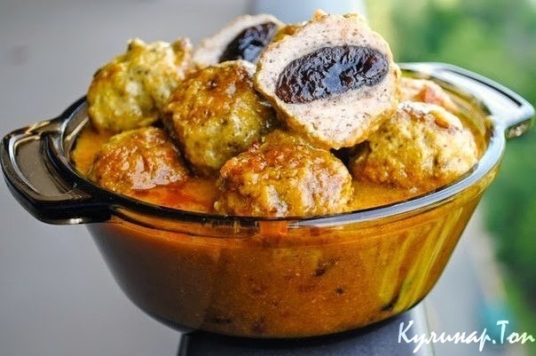 Индийские куриные тефтели с черносливом