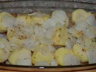 Картофель с луком в духовке