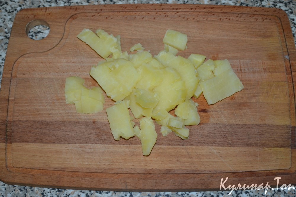 Картофельный салат с соленой скумбрией