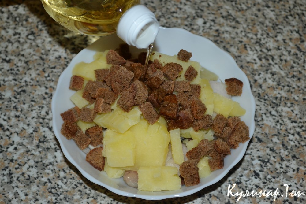 Картофельный салат с соленой скумбрией