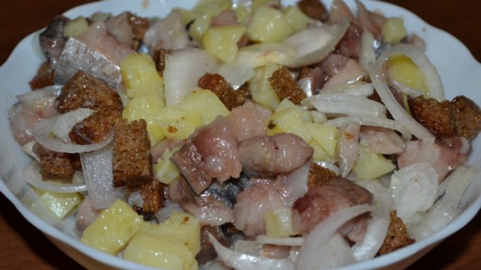 Картофельный салат с соленой скумбрией-12 Картофельный салат с соленой скумбрией