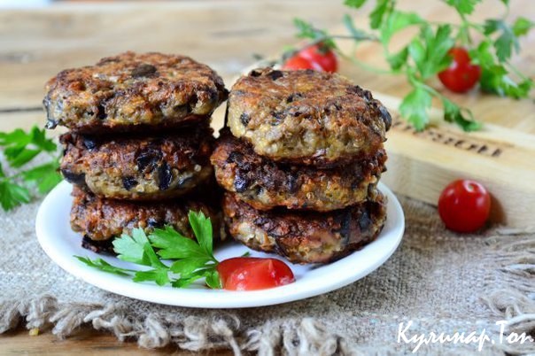 Котлеты из баклажанов с грибами