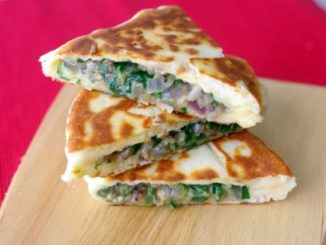 Лепешки с шампиньонами и сыром фета